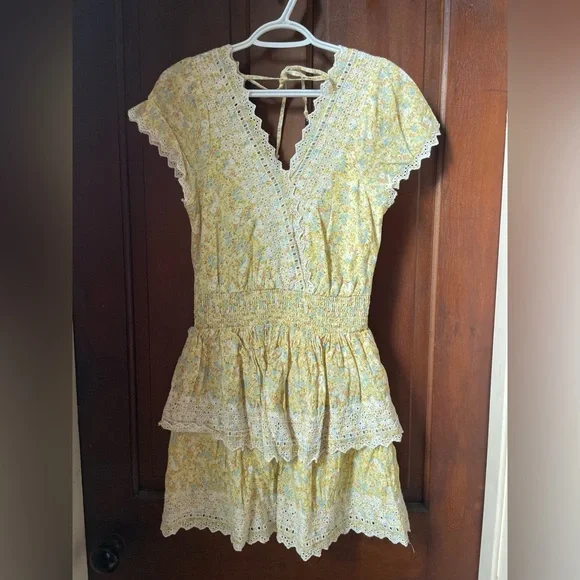 American Eagle women's small yellow floral v neck dress American Eagle women's small yellow floral v neck dress
